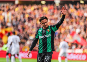 Lens choque tout le monde après 17 secondes (vidéo)