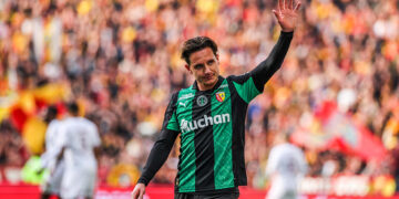 Lens choque tout le monde après 17 secondes (vidéo)