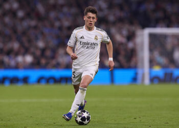 Le missile irréel d’Arda Güler : un chef-d’œuvre de 68 mètres qui enflamme le Bernabéu