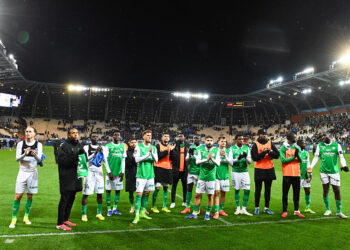 ASSE : toute une école en vert, une maîtresse enflamme le Chaudron !