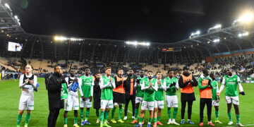 ASSE : toute une école en vert, une maîtresse enflamme le Chaudron !