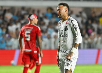 Non sélectionné, Neymar s’occupe avec 24h de poker non-stop