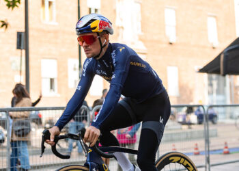 Miraculé du ravin, Tom Pidcock abandonne le Volta a Catalunya