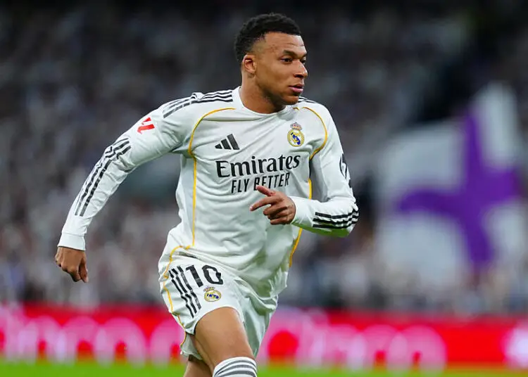 Le staff du Real Madrid devient la risée du monde après le “genou inversé” de Kylian Mbappé