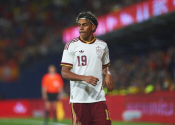 « Monsieur, le grand-père » : Lamine Yamal allume violemment Robert Lewandowski