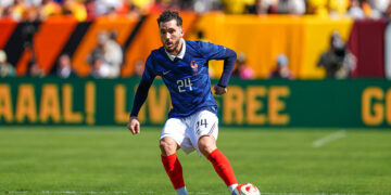 Rayan Cherki n’a honte de rien face à Pep Guardiola