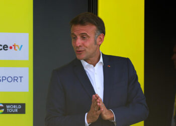 Emmanuel Macron réagit à la fin de Téléfoot : « L’émission va nous manquer »