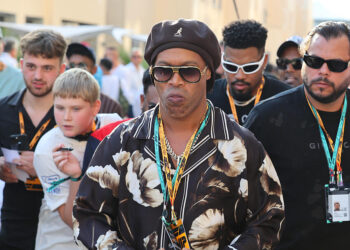 Ronaldinho a ridiculisé Karim Benzema, Xavi Hernandez et Robert Lewandowski les yeux fermés