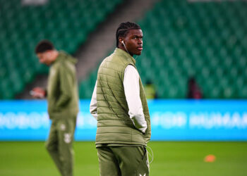 ASSE : ferme, gants et bottes de paille — la préparation hors normes de Pierre Ekwah fait parler !