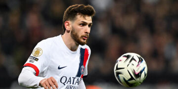 PSG : le fils de Khvicha Kvaratskhelia fait déjà craquer tout Paris à seulement 1 an