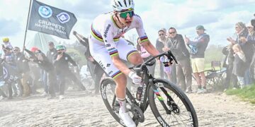 Cyclisme : des coureurs grillent un feu au Tour des Flandres, enquête choc ouverte