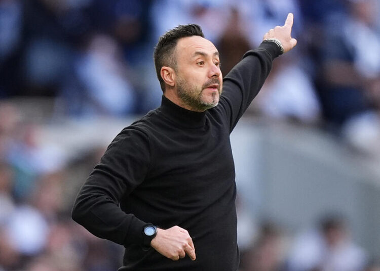 Tottenham en crise : Roberto De Zerbi part à la recherche d’un psychologue en urgence sur LinkedIn !