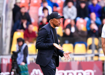 Antoine Kombouaré démonte l’Italie avec une sortie qui fait polémique