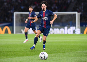 PSG : Vitinha quitte le terrain… pour devenir serveur dans un restaurant