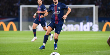 PSG : Vitinha quitte le terrain… pour devenir serveur dans un restaurant