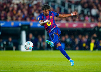 Frayeur au Camp Nou : un arrêt cardiaque interrompt Barça–Celta