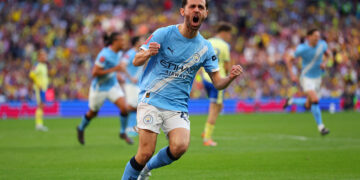 Guardiola stoppe tout et fait ovationner Bernardo Silva