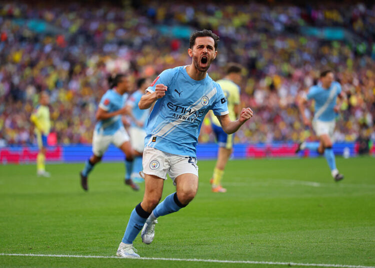 Guardiola stoppe tout et fait ovationner Bernardo Silva