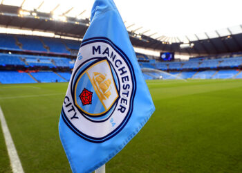 Cheikh Mansour accusé de liens avec des crimes de guerre au Soudan : Manchester City bientôt vendu ?