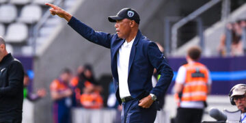 « Mais qu&rsquo;est-ce que j&rsquo;en ai à carrer du PSG, moi ? » : Kombouaré recadre sèchement et fait le buzz