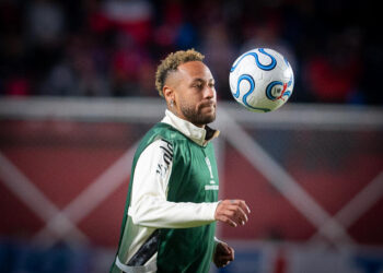 Neymar gifle le fils de Robinho : scandale explosif à Santos !