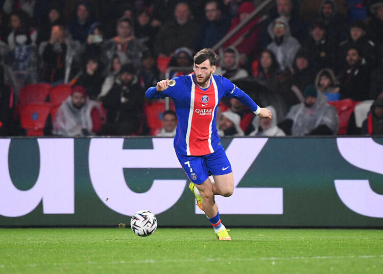 PSG : énorme folie autour de Kvaratskhelia, son maillot disparaît des boutiques !