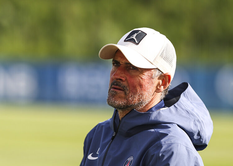Luis Enrique règle ses comptes avec le Sporting Gijón depuis Paris