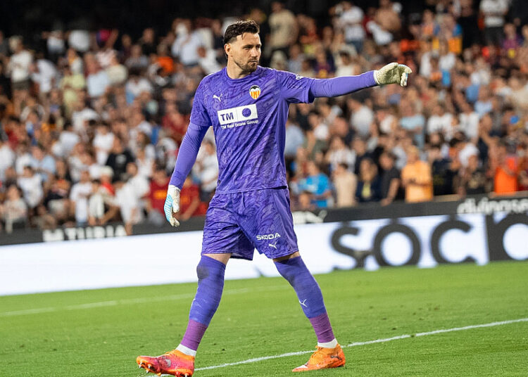 OM : Valence sort le chéquier et plante l’OM pour le remplaçant de Rulli