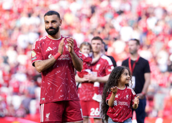Liverpool : Mohamed Salah craque en plein direct, Anfield au bord des larmes