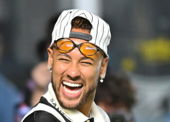 Brésil : Neymar débarque blessé en hélico, Ancelotti déjà agacé !
