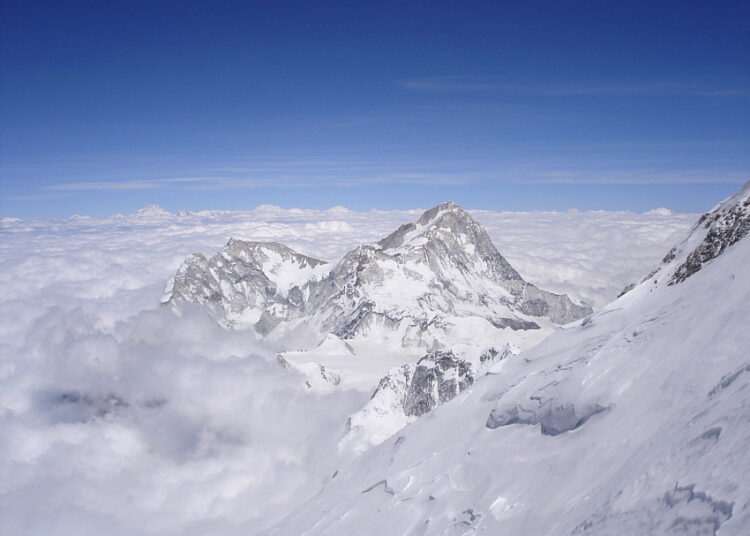 Everest : disparu depuis six jours, le guide que tout le monde croyait mort réapparaît vivant !