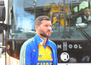 De la pelouse au four à pizza : Gignac se lance dans un nouveau défi à Monterrey !