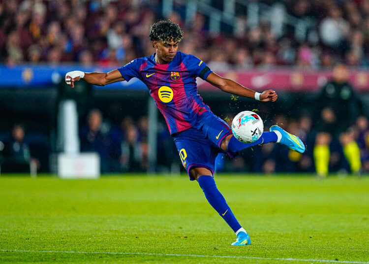 Ronaldinho ridiculise Yamal devant le monde entier !