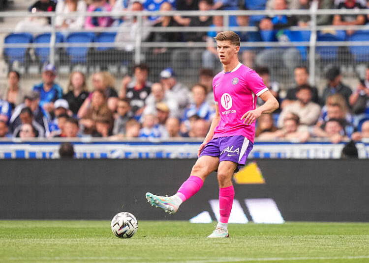 Stade Rennais : Charlie Cresswell piégé par un énorme fake sur son transfert