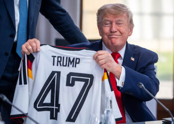 Coupe du monde 2026 : la FIFA accusée après un coup de fil de Trump et un rouge annulé