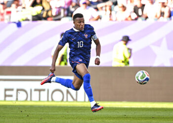 La FFF contre-attaque après les insultes racistes visant Mbappé