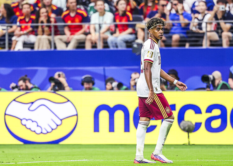 Lamine Yamal humilie les Bleus avec cette story à quelques heures du choc