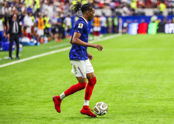 « Le nouveau Zidane » : Daniel Riolo détruit Michael Olise après l’élimination des Bleus