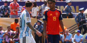 Barça : Messi baigne Yamal bébé, le cliché fou qui refait surface !